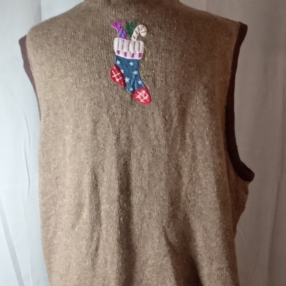 Designers original Christmas vest size extra large - Picture 7 of 9